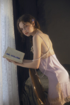 玩弄饱满的双乳校花